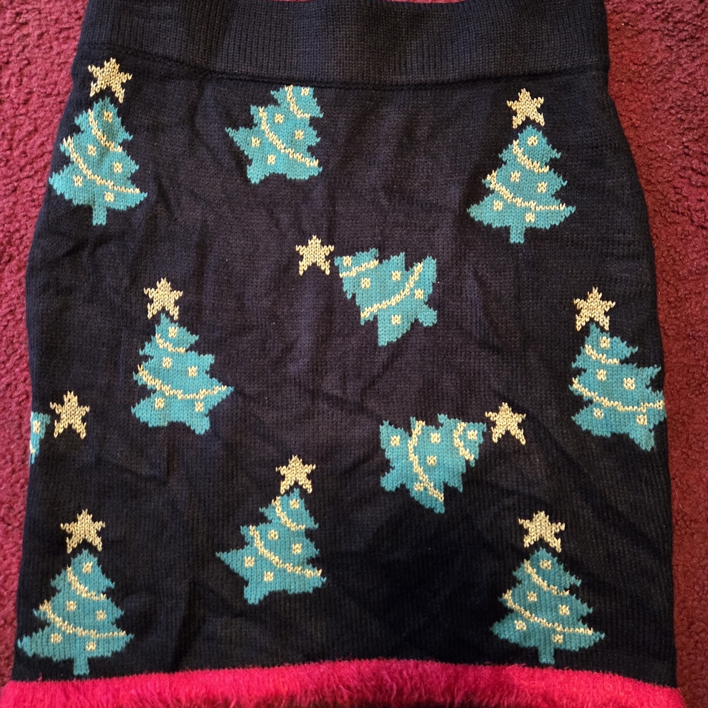 Festive Black and Green Christmas Tree Skirt